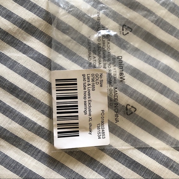 Chunky Hoop Earrings - Picture 4 of 4